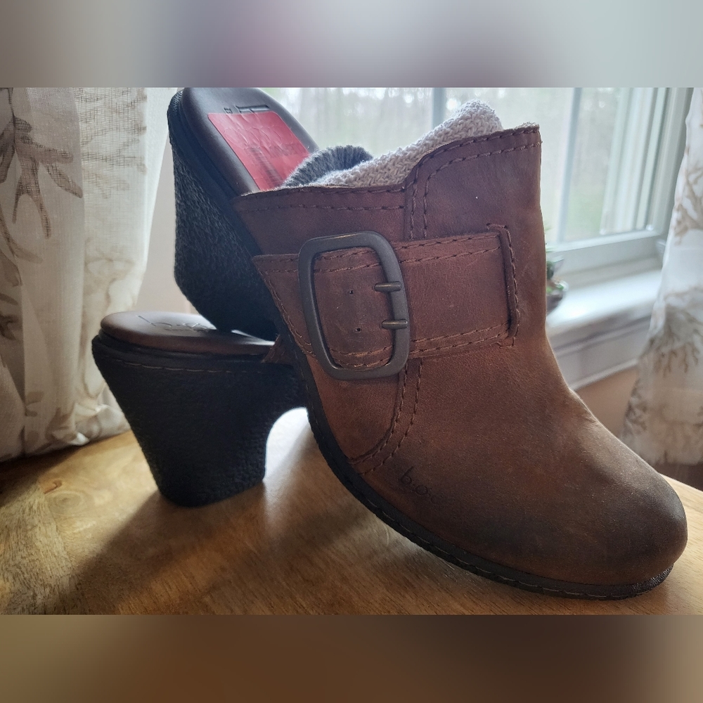 B.O.C. Kenna clogs with buckle